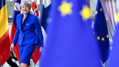 Brexit: Theresa May exhorte les députés à trouver un "consensus"
