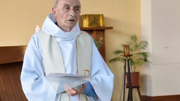 Dépôt du dossier de béatification du père Hamel, assassiné par des jihadistes Dépôt du dossier de béatification du père Hamel, assassiné par des jihadistes