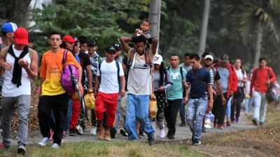 Un millier de Honduriens prennent la route du "rêve américain" Un millier de Honduriens prennent la route du "rêve américain"