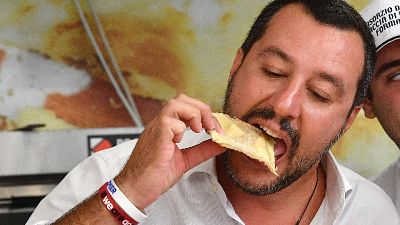 Raggi, "Salvini magna tranquillo"