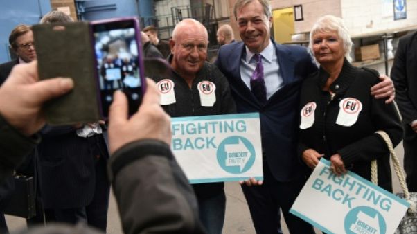 Brexit: Nigel Farage lance sa "contre-attaque" en vue des européennes Brexit: Nigel Farage lance sa "contre-attaque" en vue des européennes