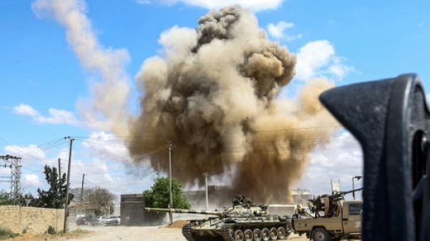 Libye: les combats s'intensifient au sud de Tripoli, raids aériens Libye: les combats s'intensifient au sud de Tripoli, raids aériens