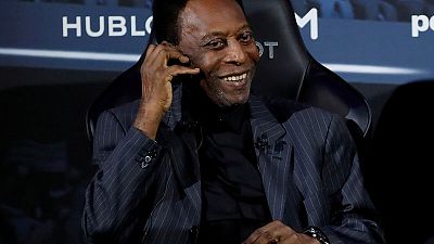 Pele recovering well after kidney stone operation
