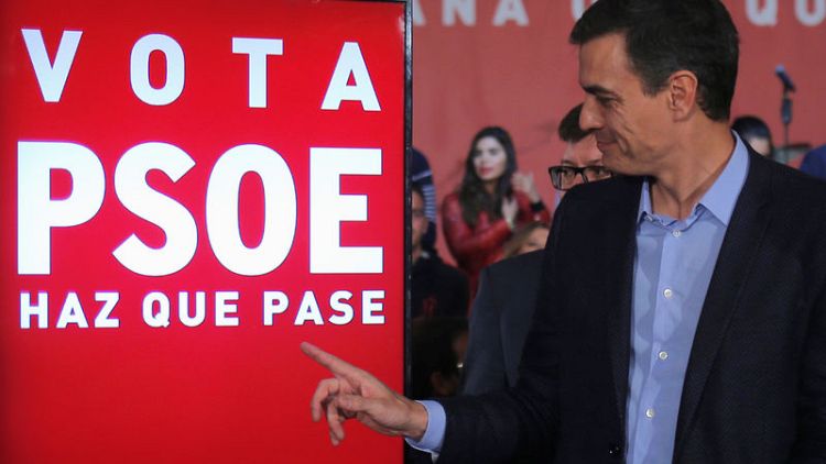 استطلاع يرشح الحزب الاشتراكي للفوز بالأغلبية في انتخابات إسبانيا