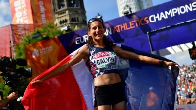 Marathon de Paris: Clémence Calvin a pris le départ Marathon de Paris: Clémence Calvin a pris le départ