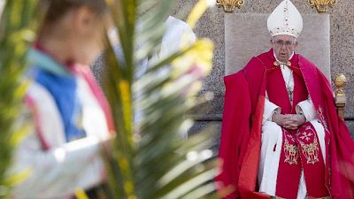 Papa, mondanità minaccia per Chiesa Papa, mondanità minaccia per Chiesa