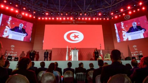 Tunisie: les divisions se creusent au sein du parti du président Tunisie: les divisions se creusent au sein du parti du président