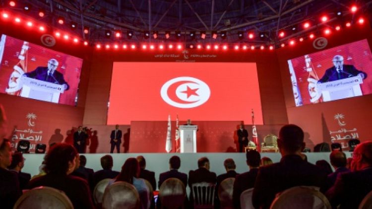 Tunisie: les divisions se creusent au sein du parti du président