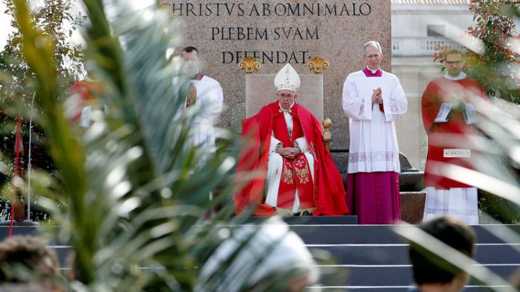 On Palm Sunday, Pope says Church needs to be humble