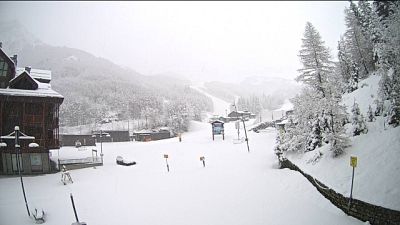 Maltempo: neve sull'Appennino toscano Maltempo: neve sull'Appennino toscano