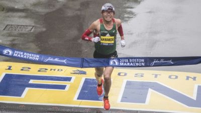 Marathon de Boston: le "coureur citoyen" Kawauchi revient en professionnel