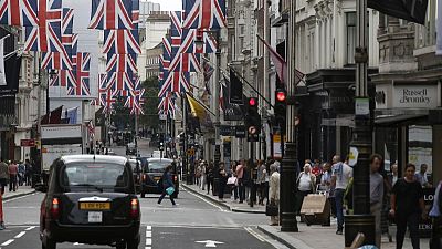 UK businesses stash cash as Brexit gloom deepens - Deloitte UK businesses stash cash as Brexit gloom deepens - Deloitte