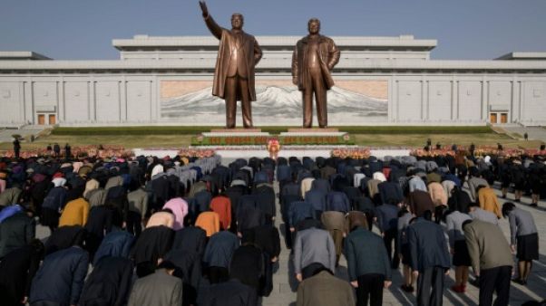 Jour du Soleil à Pyongyang: les Nord-Coréens rendent hommage à Kim Il Sung Jour du Soleil à Pyongyang: les Nord-Coréens rendent hommage à Kim Il Sung