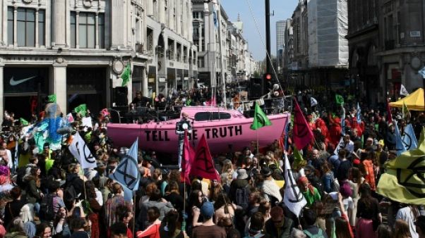 Blocages à Londres pour un "état d'urgence écologique" Blocages à Londres pour un "état d'urgence écologique"