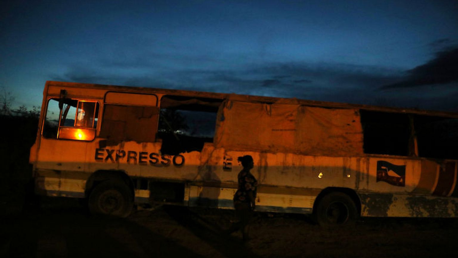 Venezuelans at Brazil border live on bus going nowhere