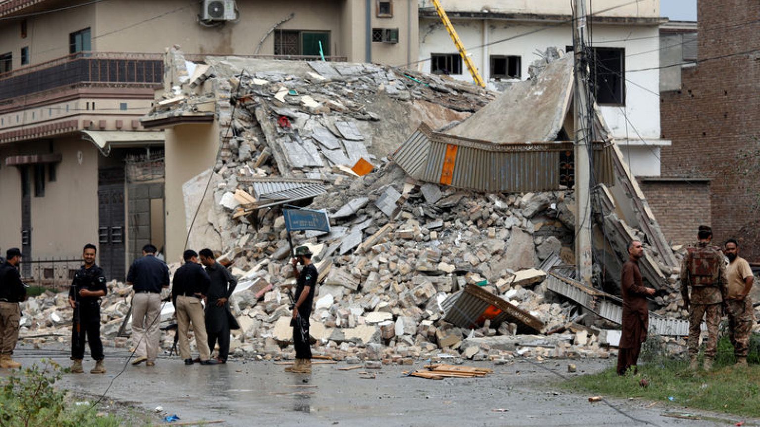 Five militants, one police officer killed in Pakistan raid