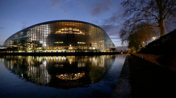 EU lawmakers approve package of banking reforms EU lawmakers approve package of banking reforms