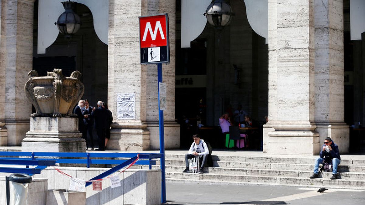 Rome metro breakdown adds woes to troubled Italian capital | Euronews