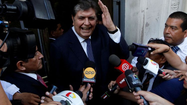 وفاة رئيس بيرو السابق جارسيا بعد أن أطلق النار على نفسه