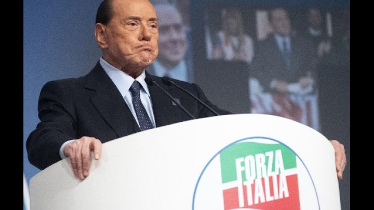 Redditi: Berlusconi supera 48 milioni