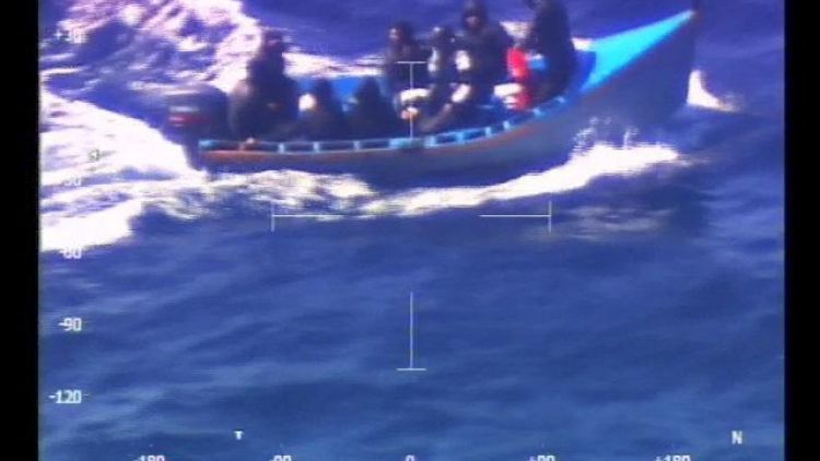 Sardegna, intercettata barca migranti