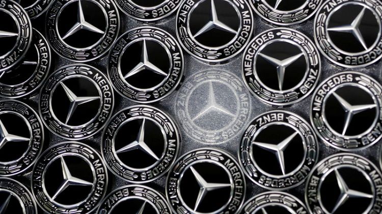 مجلة: دايملر تسعى لتحقيق وفورات تكلفة بستة مليارات يورو في سيارات مرسيدس