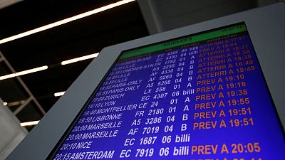 France's main pilot union threatens week-long strike in May France's main pilot union threatens week-long strike in May