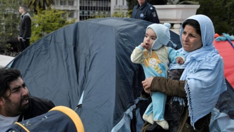 Grèce: des réfugiés désemparés doivent quitter leurs logements