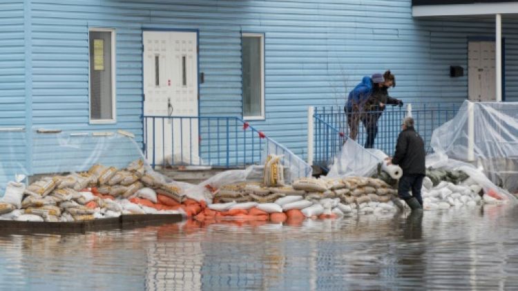 L'Est du Canada craint des inondations record, l'armée en renfort