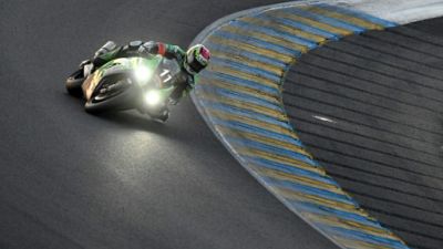 24 Heures Motos: Kawasaki résiste à Honda à quatre heures de l'arrivée 24 Heures Motos: Kawasaki résiste à Honda à quatre heures de l'arrivée