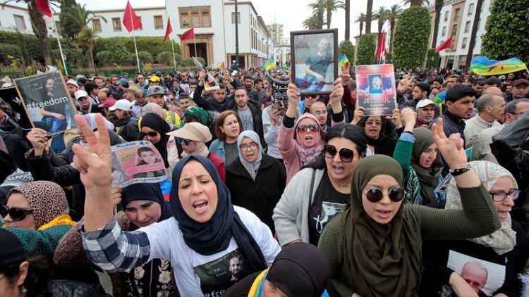آلاف المغاربة يتظاهرون بالعاصمة الرباط لدعم معتقلي حراك الريف