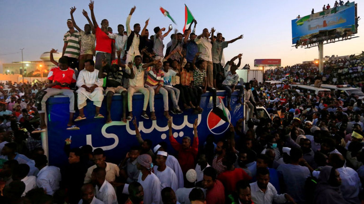 Sudan's military council warns against road blocks amid continuing protests