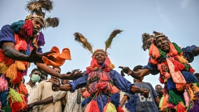 Soudan: les manifestants sommés de lever les barrages, sommet africain au Caire Soudan: les manifestants sommés de lever les barrages, sommet africain au Caire