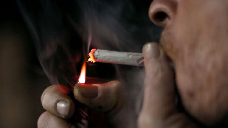 مصر تستهدف زيادة إيرادات ضريبة السجائر نحو 15% في 2019-2020