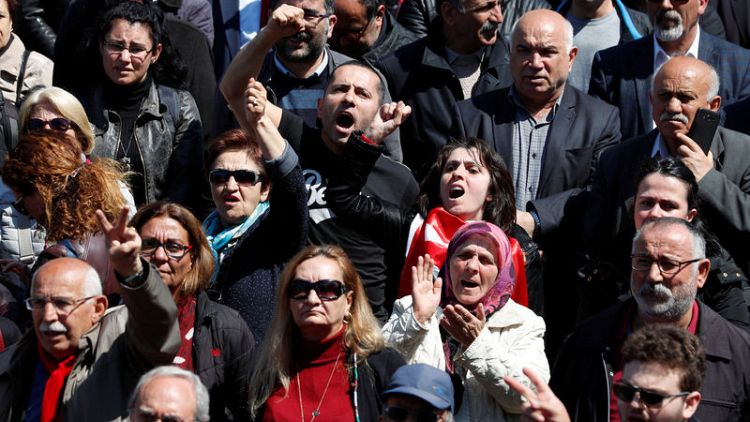 تركيا تعتقل 9 أشخاص بعد هجوم على زعيم المعارضة الرئيسي