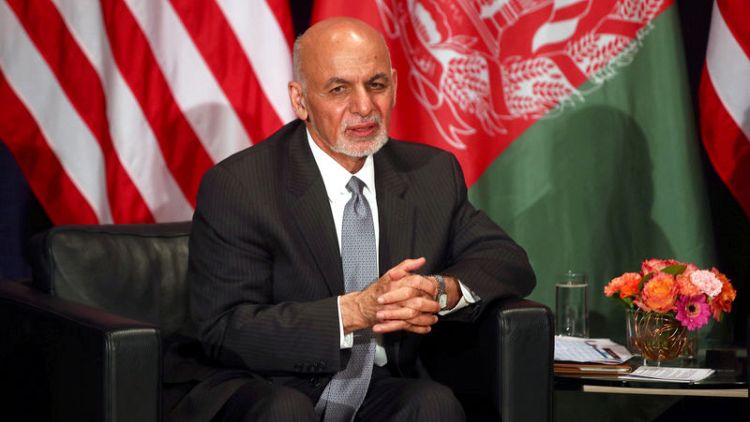 المحكمة العليا بأفغانستان تسمح لغني بالبقاء رئيسا حتى الانتخابات