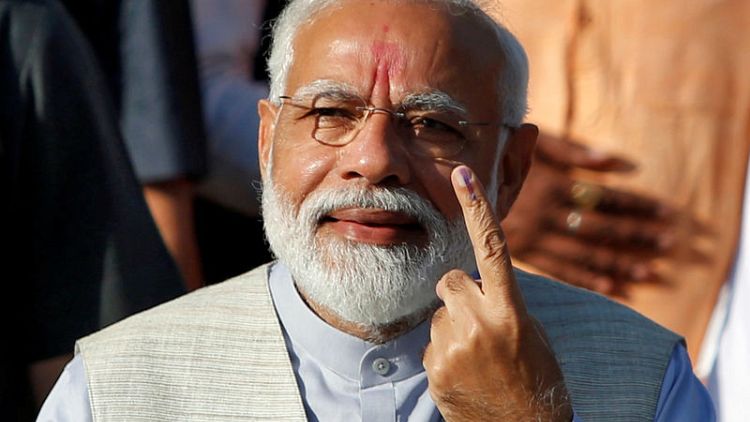 رئيس وزراء الهند يدلي بصوته في المرحلة الثالثة من الانتخابات العامة