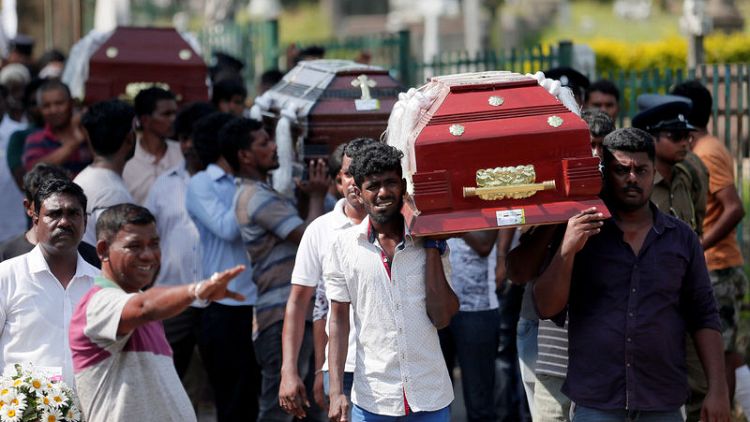رئيس سريلانكا يغير قادة القوات المسلحة بعد هجمات