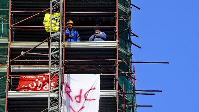 Reddito, finita protesta su campanile Reddito, finita protesta su campanile