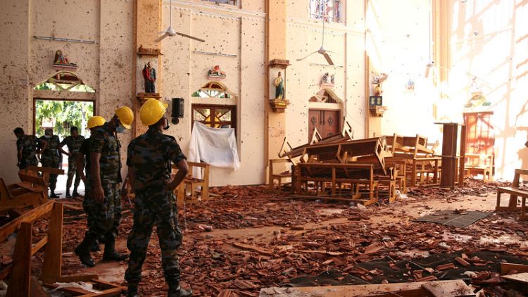 الشرطة: ارتفاع عدد القتلى في تفجيرات سريلانكا إلى 359