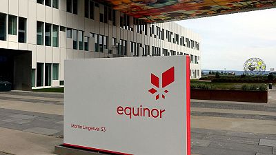 Oil firm Equinor agrees climate change targets with investors Oil firm Equinor agrees climate change targets with investors