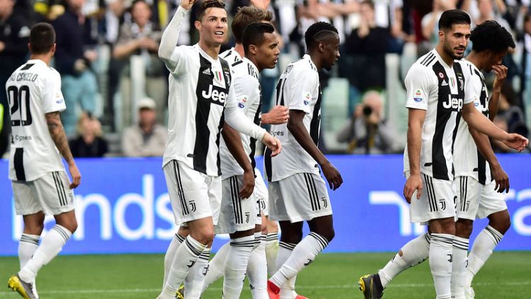 Juve to ditch stripes after 116 years?