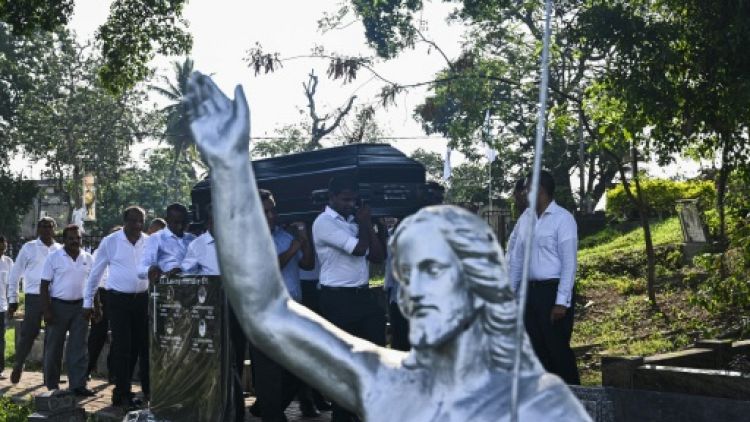 Attentats de Pâques: le Sri Lanka révise fortement à la baisse le bilan, à 253 morts