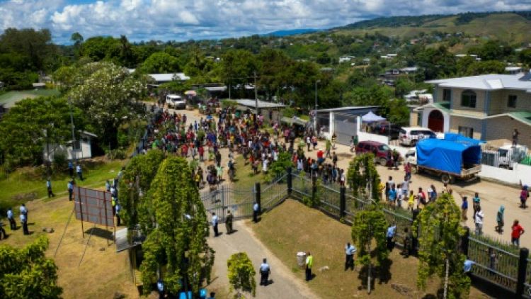 Des manifestants devant le Parlement à Honiara, le 24 avril 2019