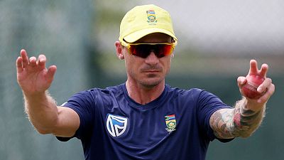 South Africa sweat on injured Steyn for World Cup