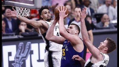 Nba, Spurs-Nuggets vanno a gara -7 Nba, Spurs-Nuggets vanno a gara -7