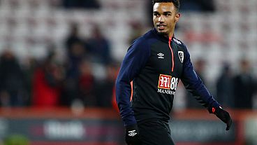 ستانيسلاس لاعب بورنموث يغيب لنحو أربعة أشهر بعد الخضوع لجراحة