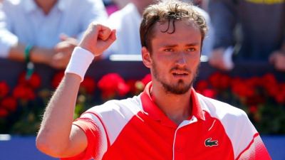 Barcelone: Medvedev domine Nishikori et se hisse en finale Barcelone: Medvedev domine Nishikori et se hisse en finale