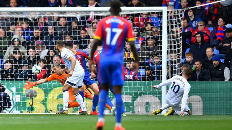 Everton held to goalless draw at Palace