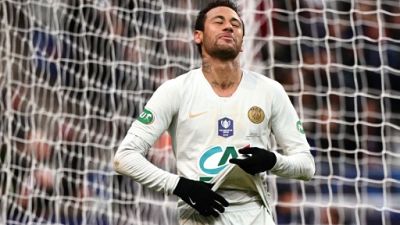 Coup au visage d'un supporter: Neymar reconnaît son tort Coup au visage d'un supporter: Neymar reconnaît son tort